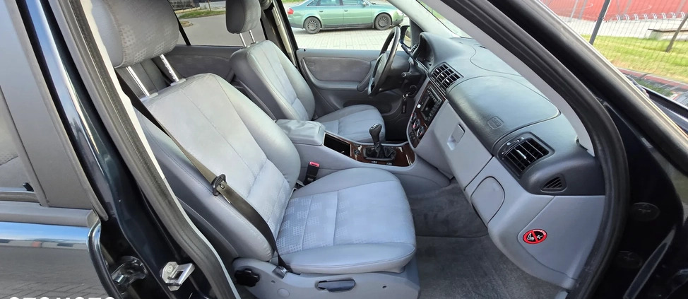 Mercedes-Benz ML cena 25900 przebieg: 337500, rok produkcji 2002 z Nysa małe 137